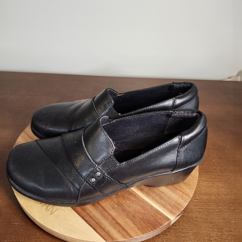 Size 7 leather Clark's
